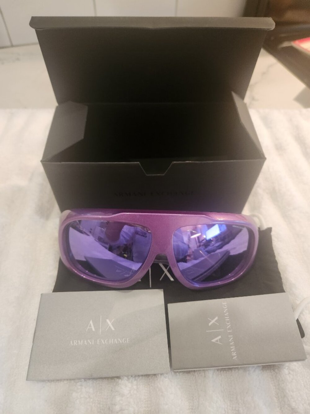 Armani Exchange AX 4143SU Violet Wrap Sunglasses NIB Full Set